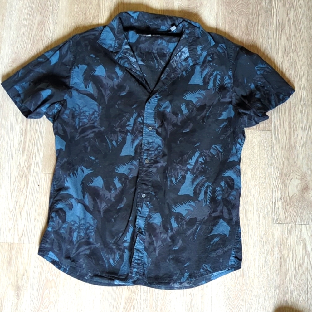 Hawaiian button up